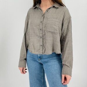 American Eagle Plaid Cropped Button Down Long Sleeve Blouse